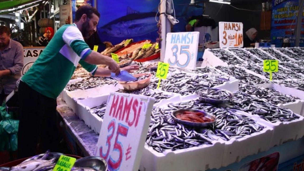 Foto - Tezgahlarda bolluk var! Hamsinin fiyatını duyan koşarak geldi