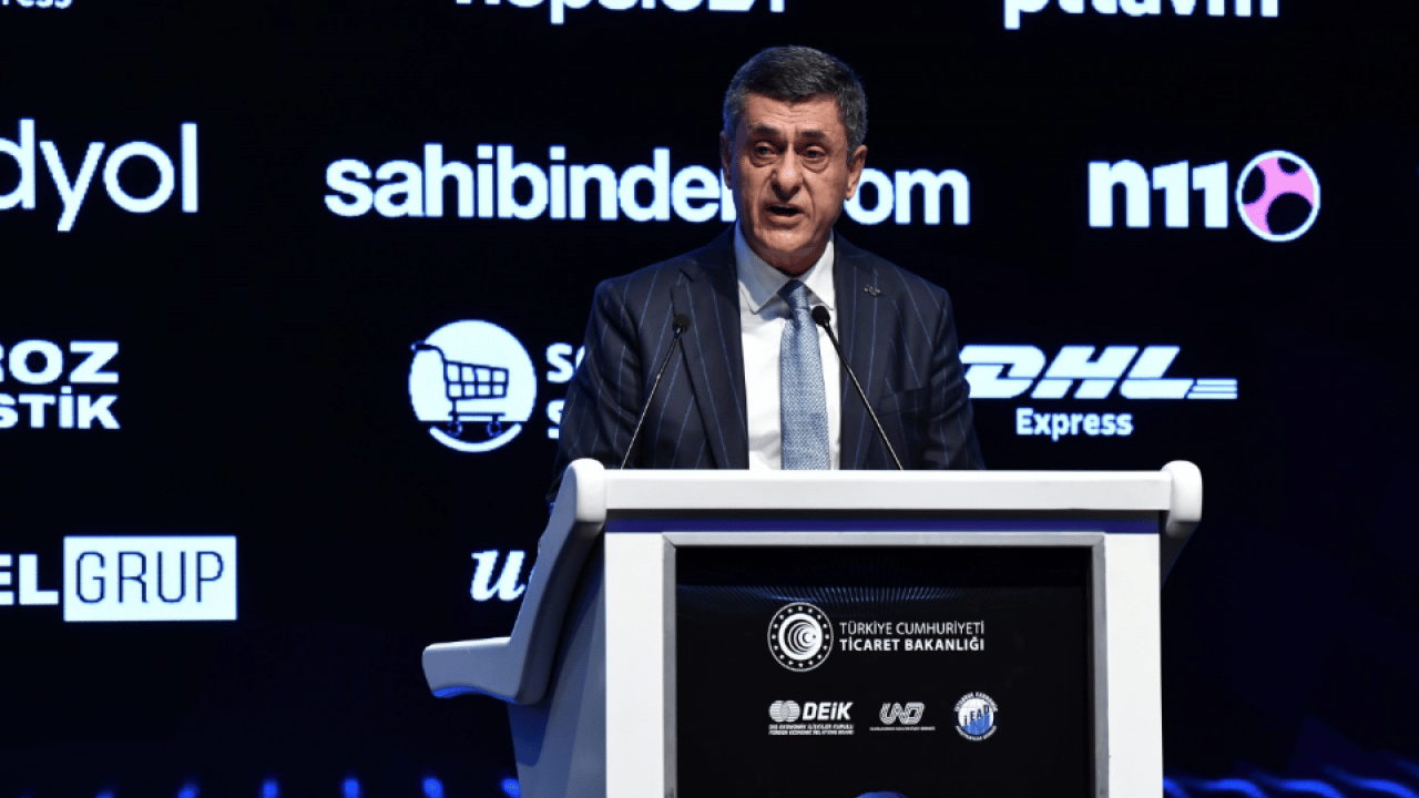 Foto - Ticaret Bakanı Ömer Bolat: Türk TIR şoförlerinin Körfez’de transit Suudi vizesi alarak seyahat etmeleri mümkün hale geldi