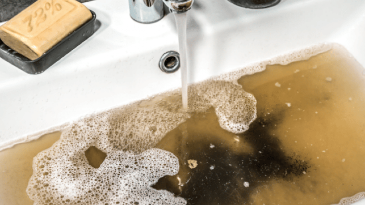 Foto - Tıkanmış lavaboyu şak diye açan tek malzeme: Yemek artıkları, sabun kalıntılar! Deterjanları çöpe atın! Hiç yaptınız mı?