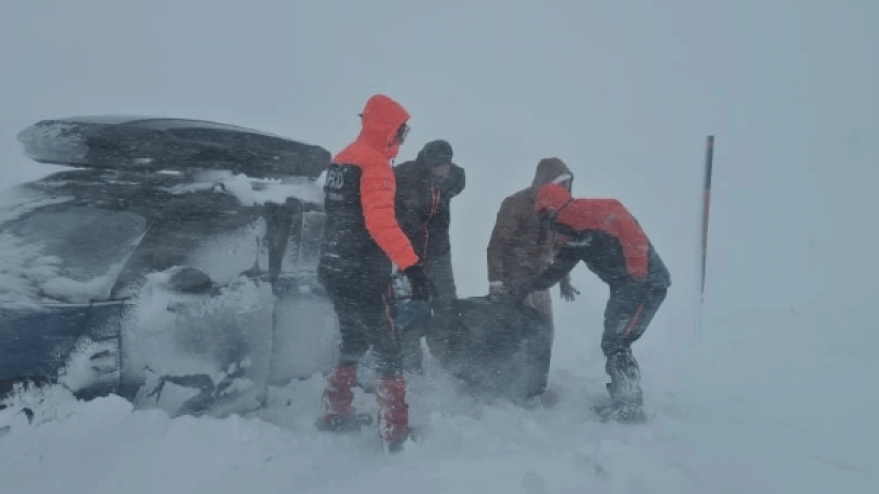 Foto - Tipi hayatı durdurdu! Mahsur kalan vatandaşlara AFAD yetişti