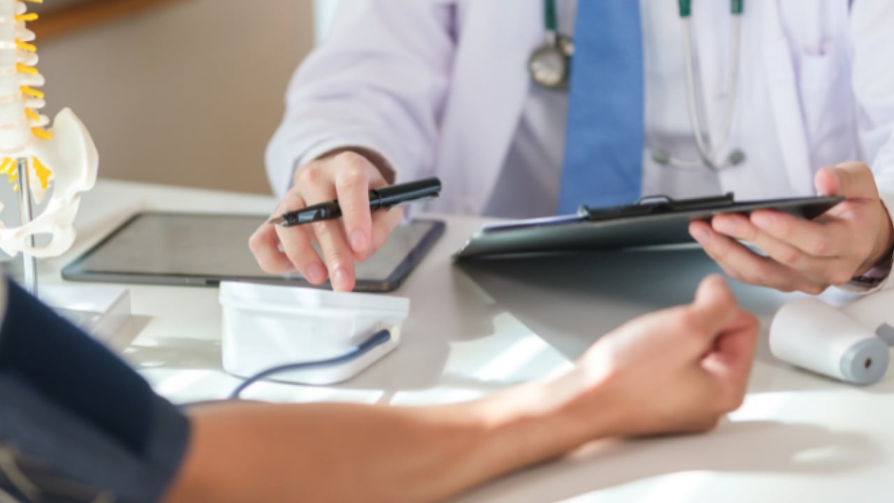 Foto - Tıpta tarihi buluş! Artık derin yaralar engel değil: Bir saniyede kanamayı durduran sprey geliştirildi