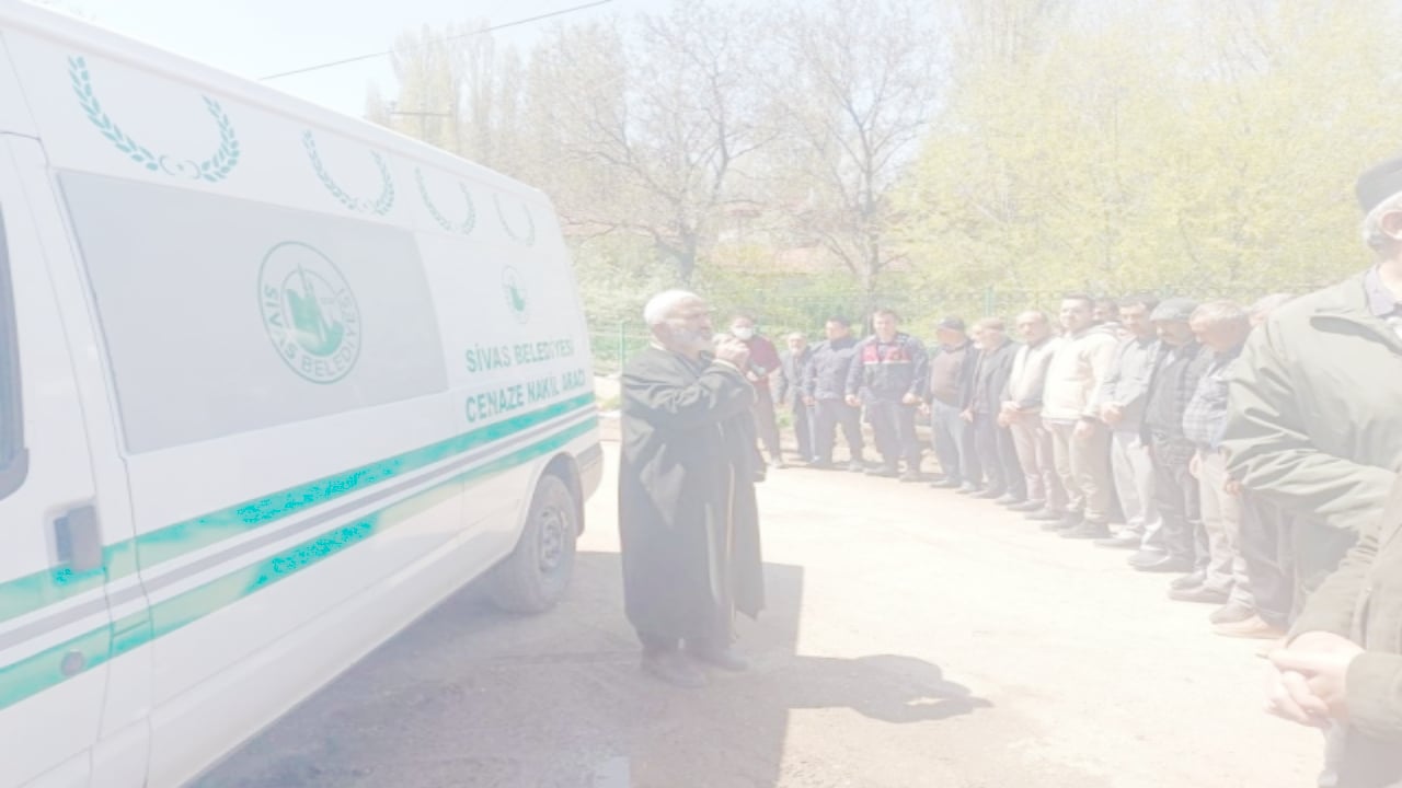 Foto - Tokat’ta 21 yaşındaki gencin cenaze namazını araçtan indirmeden kıldılar! İşte herkesin merak ettiği sebebi