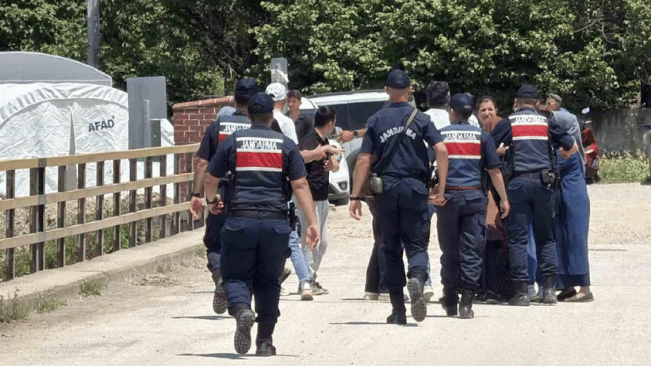 Foto - Tokat'ta feci olay: Kelkit Çayı'na düşen gençlerden acı haber!