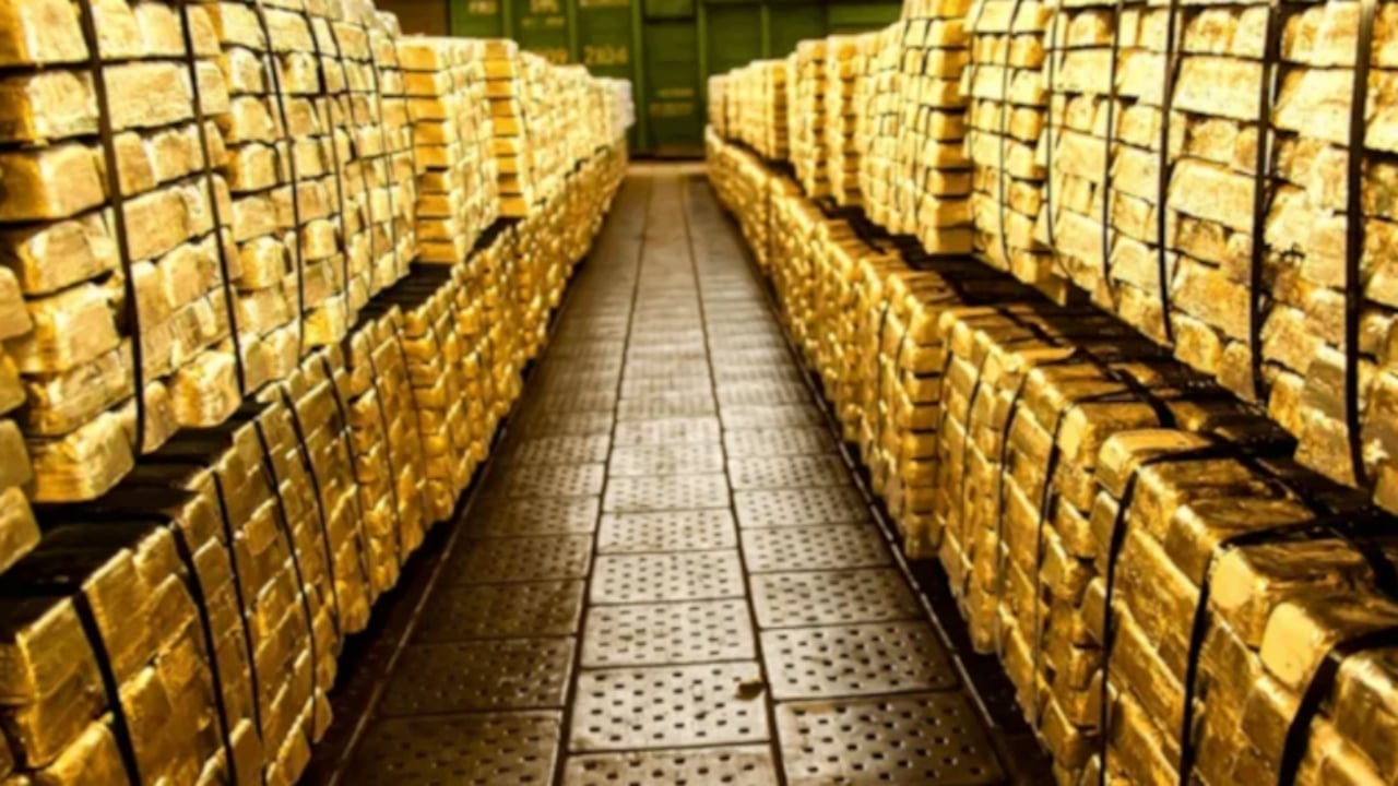 Foto - Tonlarca altın kentte mahsur kalınca olanlar oldu! Satıcılar, tek çare olarak indirimli satışlara başladı