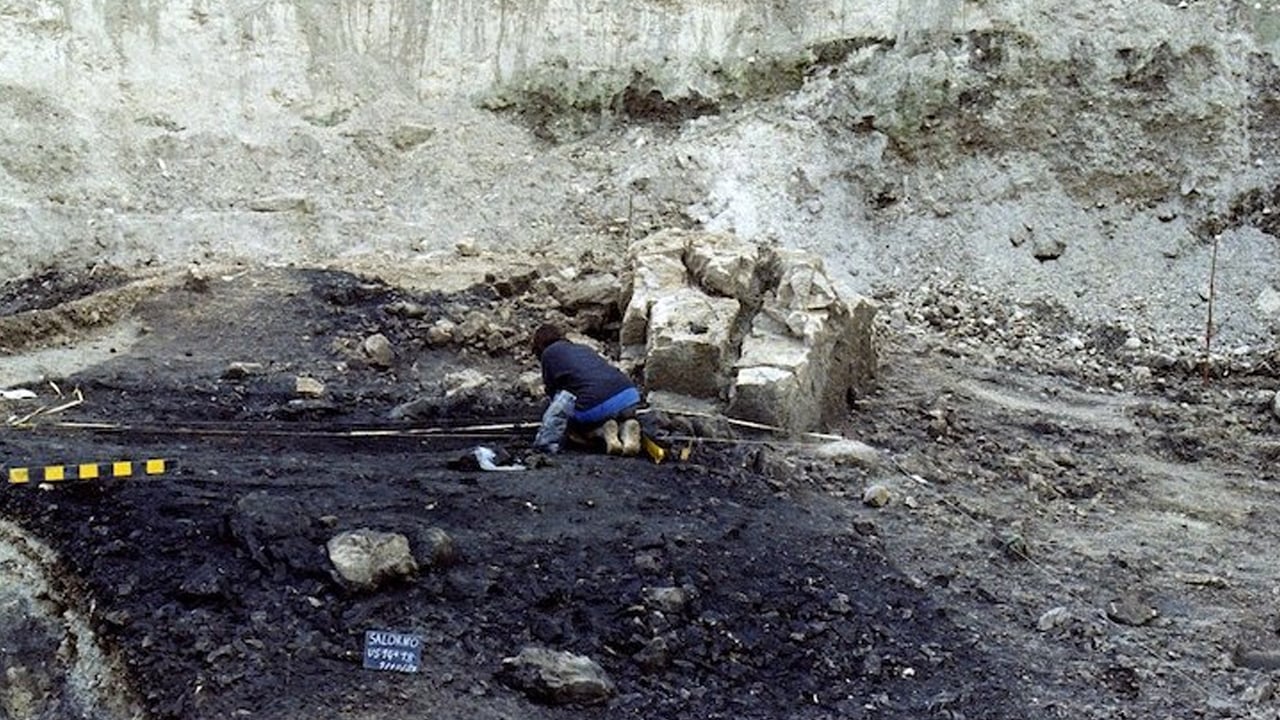 Foto - Toplu mezar görüntüleri bulundu: Askerler futbol sahası altında... Görüntüler yüzlerce Roma askerine ait