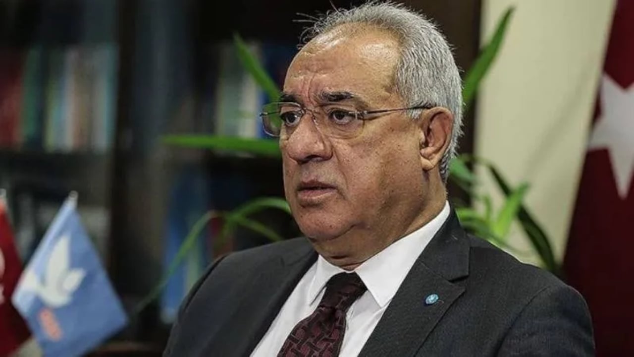 Foto - "Topluca size katılalım, sonra partinin yönetimini bize verin" iddiaları sonrası dikkat çeken gelişme! DSP lideri Aksakal, Özgür Özel’in resmen feleğini şaşırttı
