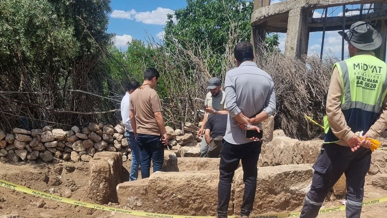 Foto - Toprağın altından tarih çıktı! Midyat’ta gizemli yazıtlar bulundu