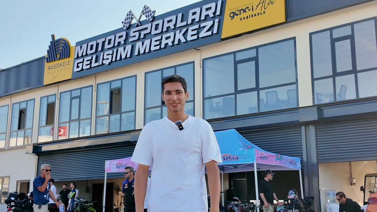 Foto - Toprak Razgatlıoğlu, Deniz Öncü, Can Öncü ve Bahattin Sofuoğlu ile oyuncu Kıvanç Tatlıtuğ Kocaeli'de açılan pistte sürüş yaptı