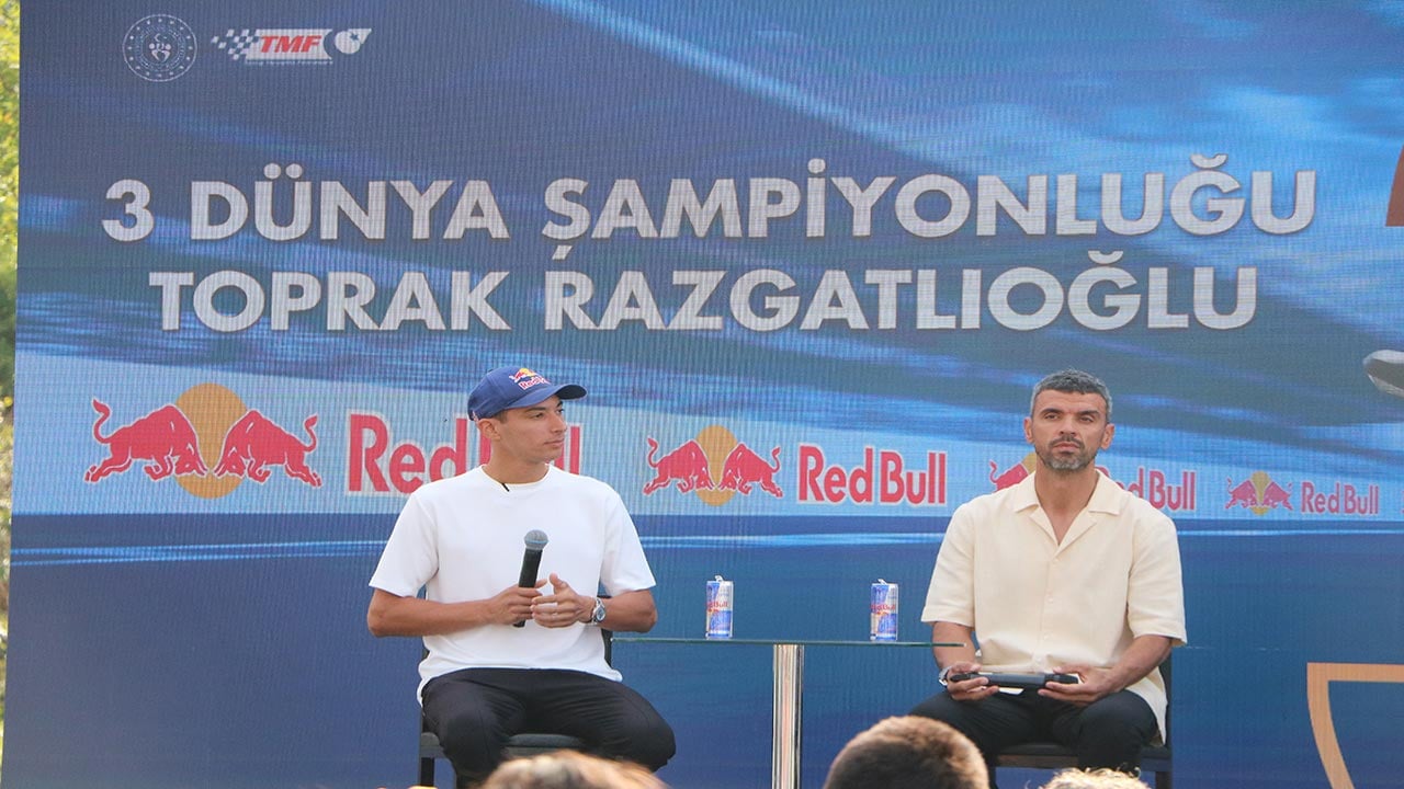 Foto - Toprak Razgatlıoğlu duygulandırdı! "Babamın hayaliydi, ben gerçekleştirdim"