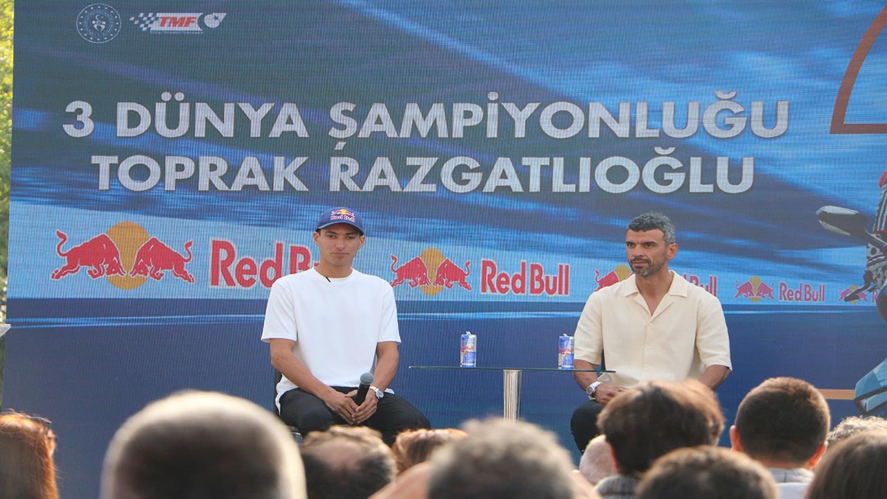 Foto - Toprak Razgatlıoğlu duygulandırdı! "Babamın hayaliydi, ben gerçekleştirdim"