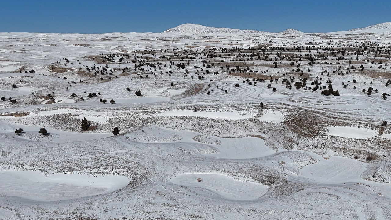 Toroslar’da manzara değişti! Obruklar karla doldu