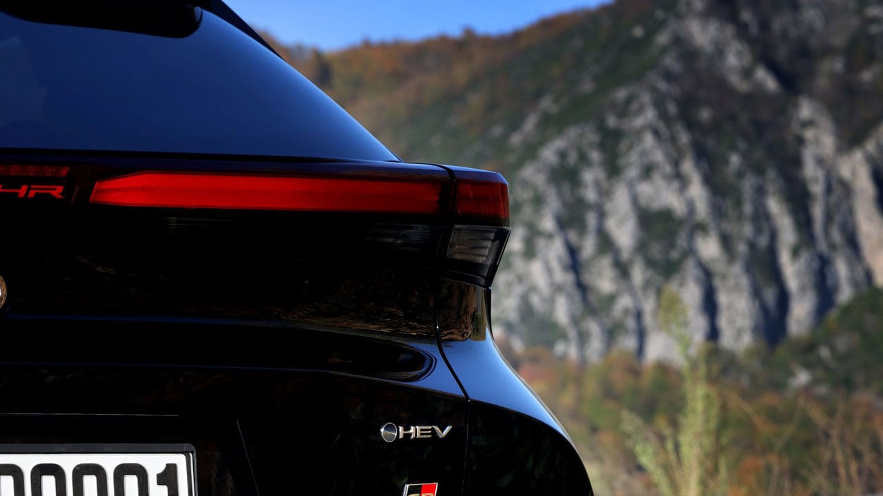 Foto - Toyota C-HR Hybrid GR SPORT sahnede! İşte Türkiye fiyatı