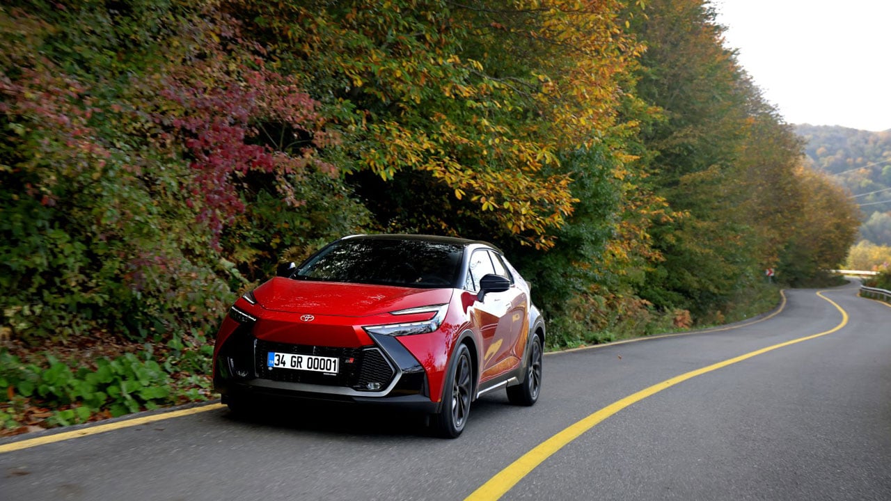 Foto - Toyota C-HR Hybrid GR SPORT sahnede! İşte Türkiye fiyatı