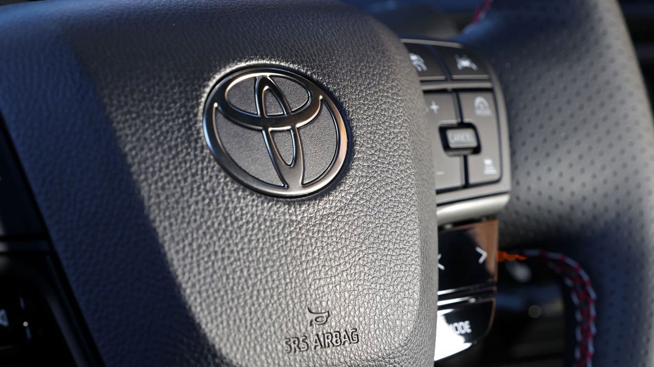 Foto - Toyota C-HR Hybrid GR SPORT sahnede! İşte Türkiye fiyatı