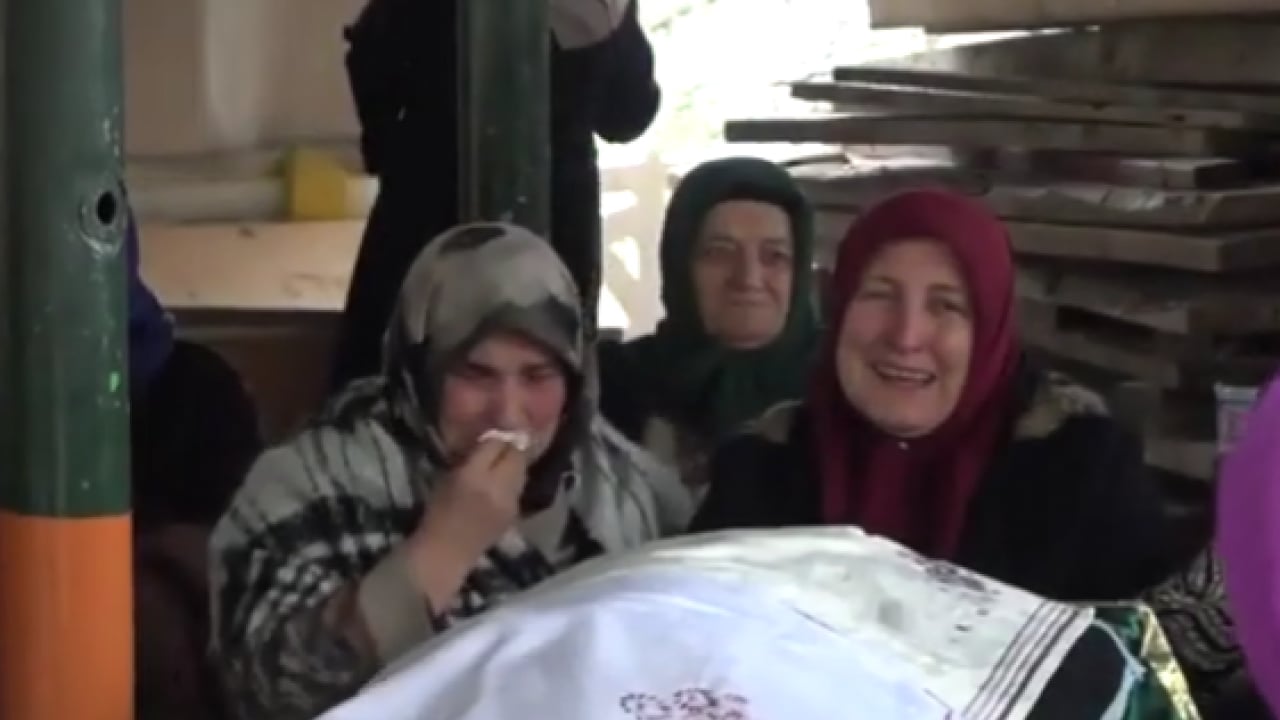 Foto - Trabzon'da esrarengiz ölüm: Saç ekimine gitti cenazesi geldi!