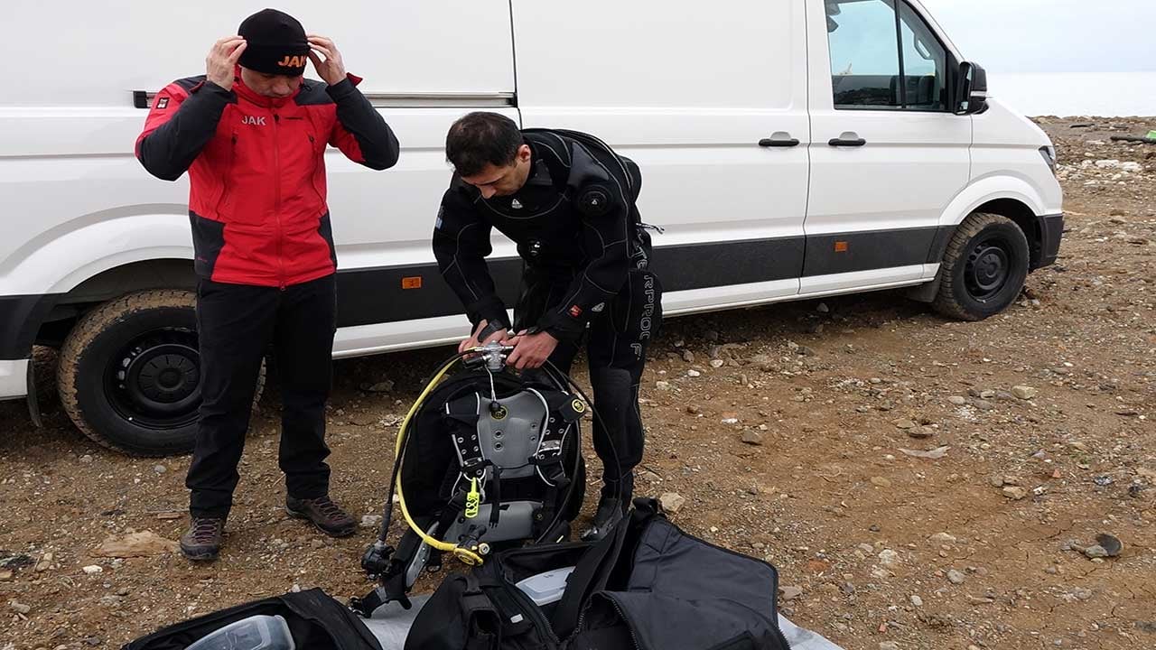 Foto - Trabzon'da korkulu bekleyiş! Sahilde eşyaları bulunan Enes Terzi için ekipler seferber oldu