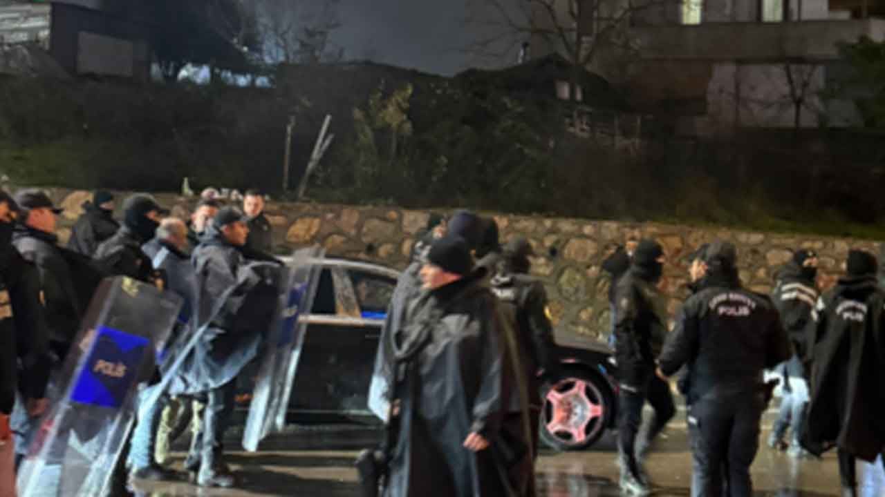 Foto - Trabzonspor Başkanı Ertuğrul Doğan'ın aracına saldırı: Hastaneye kaldırılanlar var