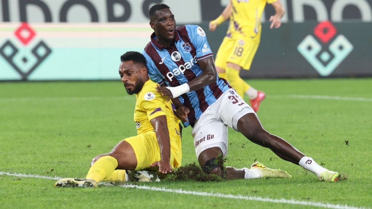 Foto - Trabzonspor-Eyüpspor maçında yürek burkan sakatlık! Futbolcular hüngür hüngür ağladı