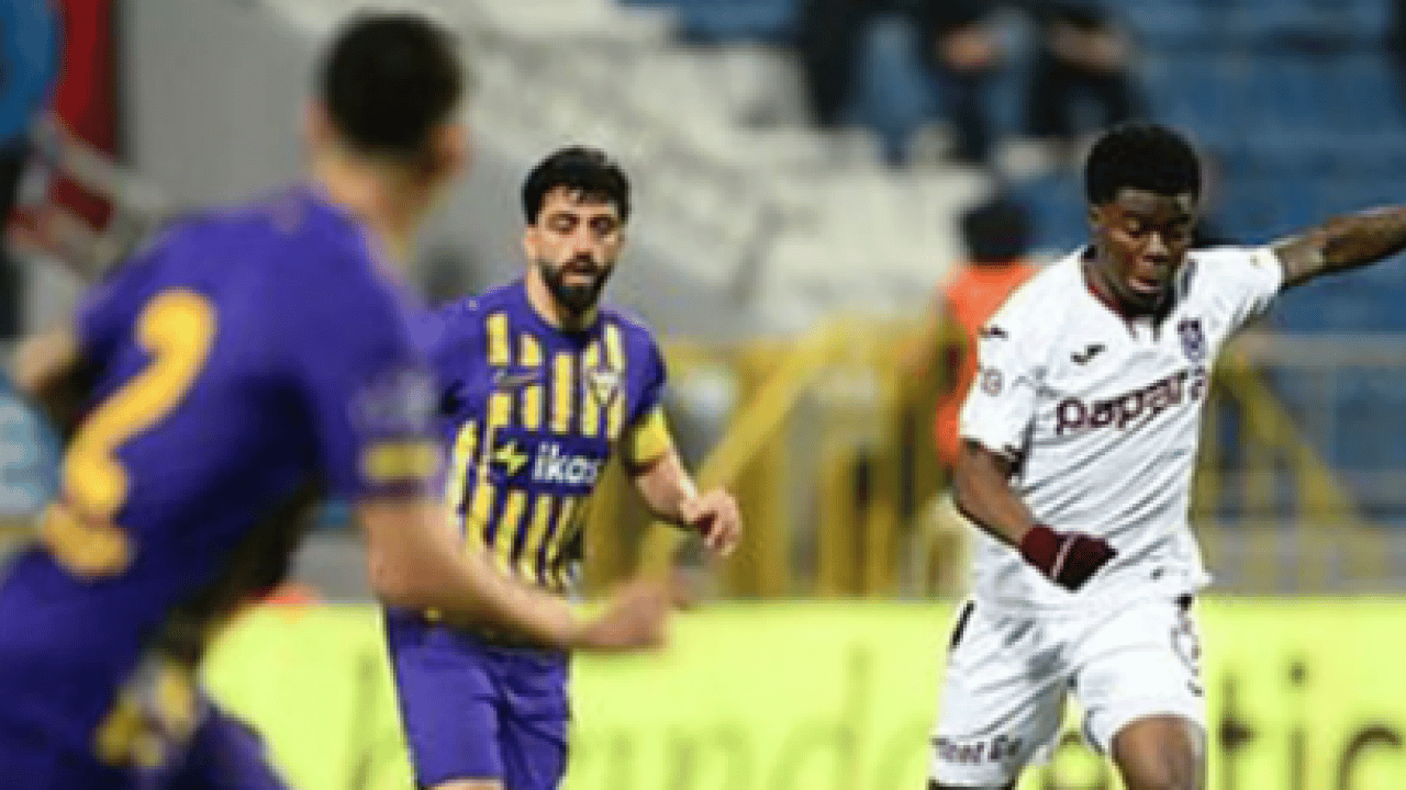 Trabzonspor'a genç yıldızından kötü haber: Galatasaray maçında yok