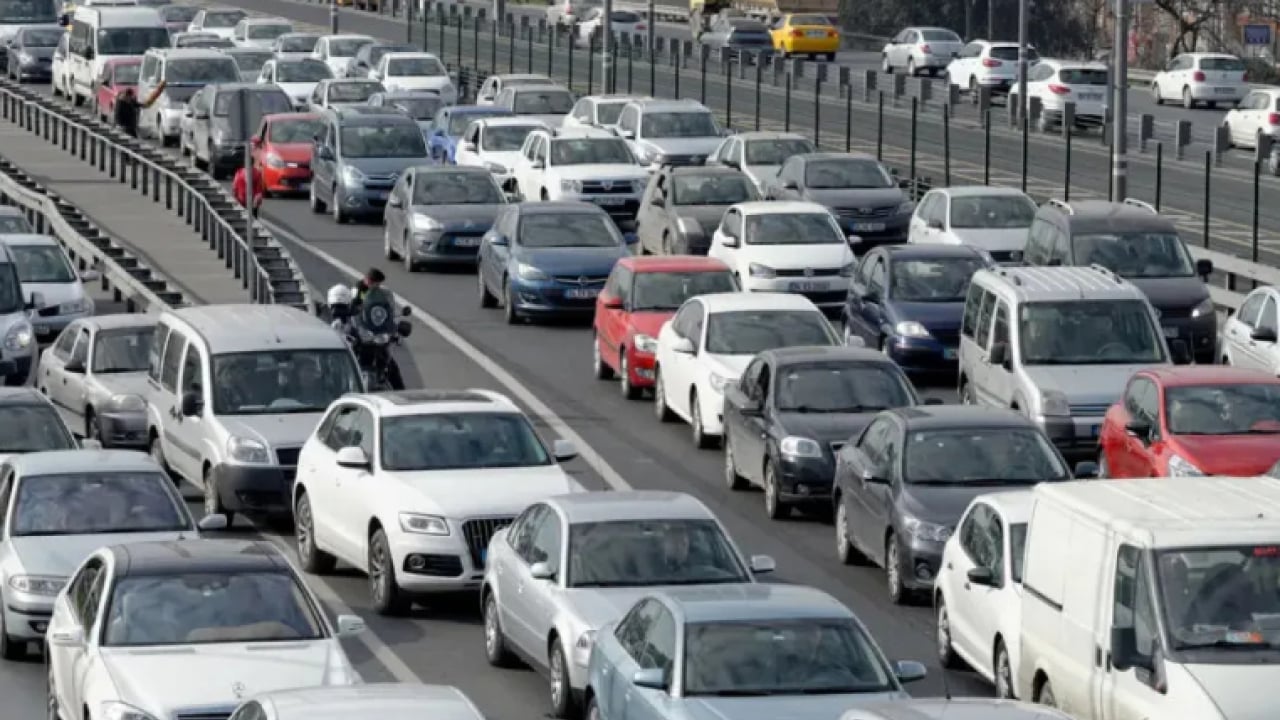 Foto - Trafiğin neden kilitlendiği ortaya çıktı: Yollardaki araç sayısı belli oldu!