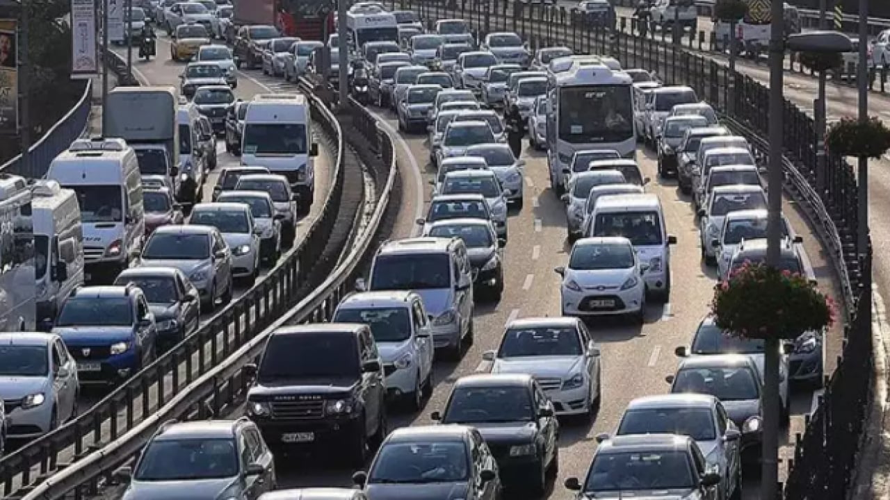 Foto - Trafiğin neden kilitlendiği ortaya çıktı: Yollardaki araç sayısı belli oldu!