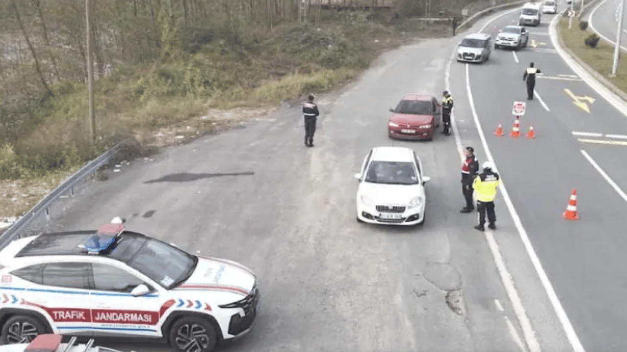 Foto - Trafik denetimleri arttı: Bu olmadan yola çıkana men cezası!