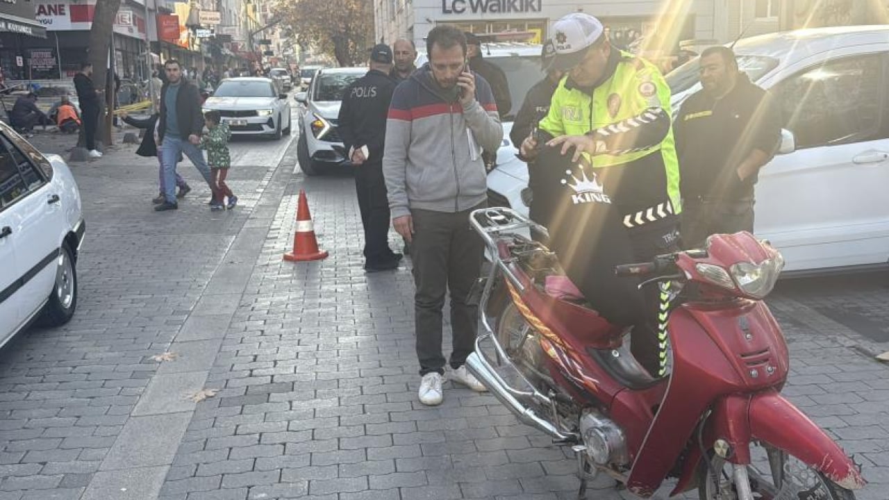 Foto - Trafik ekipleri göz açtırmadı! Plaka sahteciliğine rekor ceza! Motosiklet trafikten men edildi