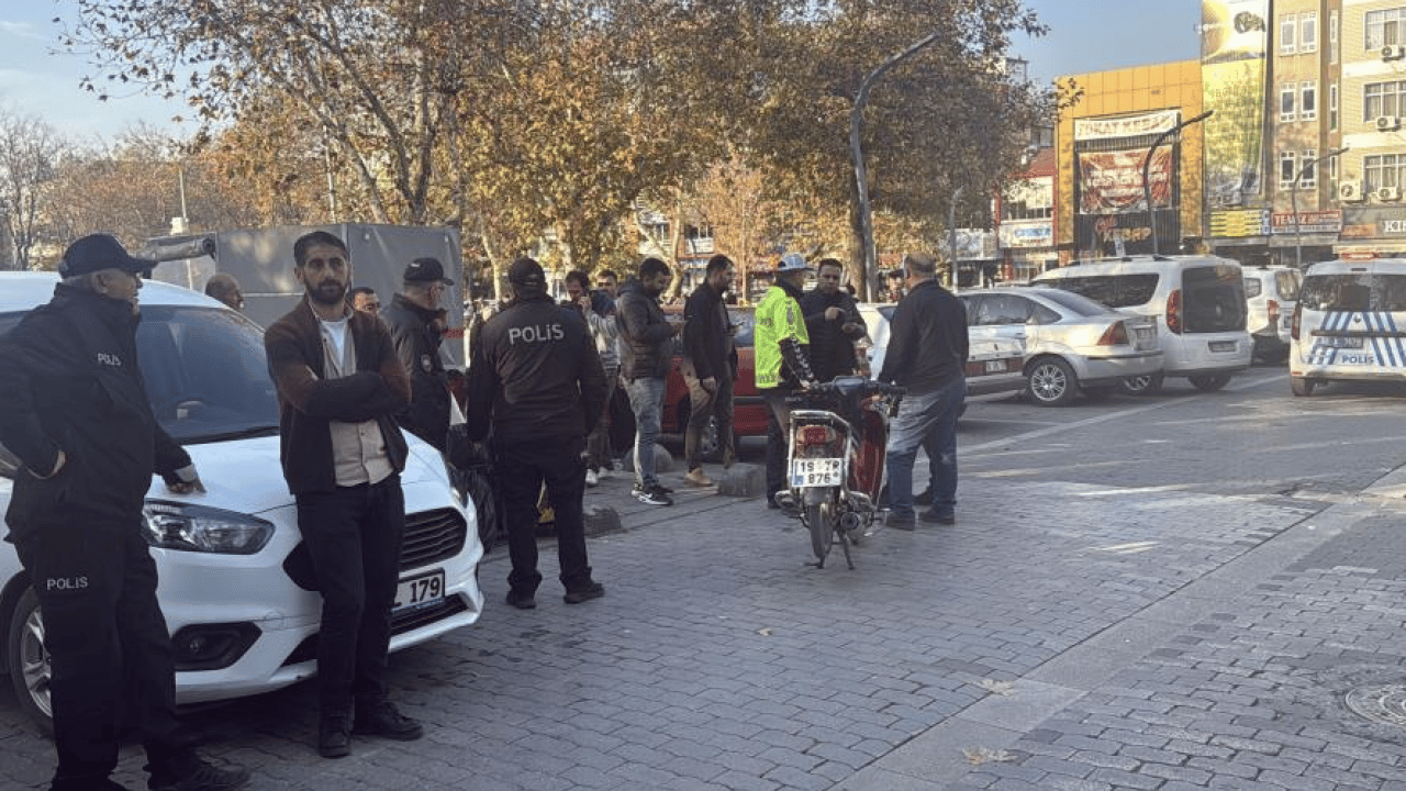 Trafik ekipleri göz açtırmadı! Plaka sahteciliğine rekor ceza! Motosiklet trafikten men edildi