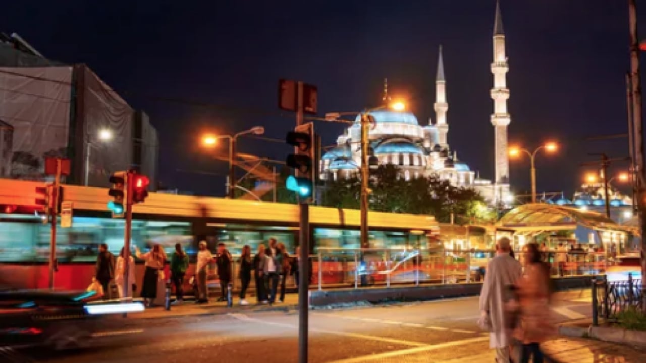 Foto - Trafik ışıkları neden yeşil, kırmızı ve sarı? İşte renklerin ölümcül sırrı... Gündemi sallayan kaza...