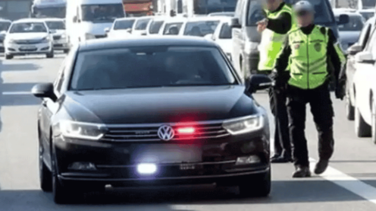 Trafik Kanunu’ndaki madde iptal! ‘Çakar lamba' düzenlemesine AYM freni