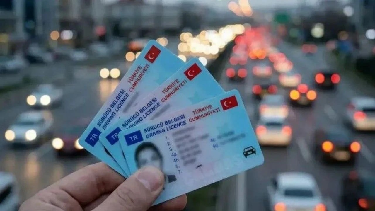 Foto - Trafikte bunu yapanın ehliyeti bir daha geri verilmemek üzere elinden alınacak!