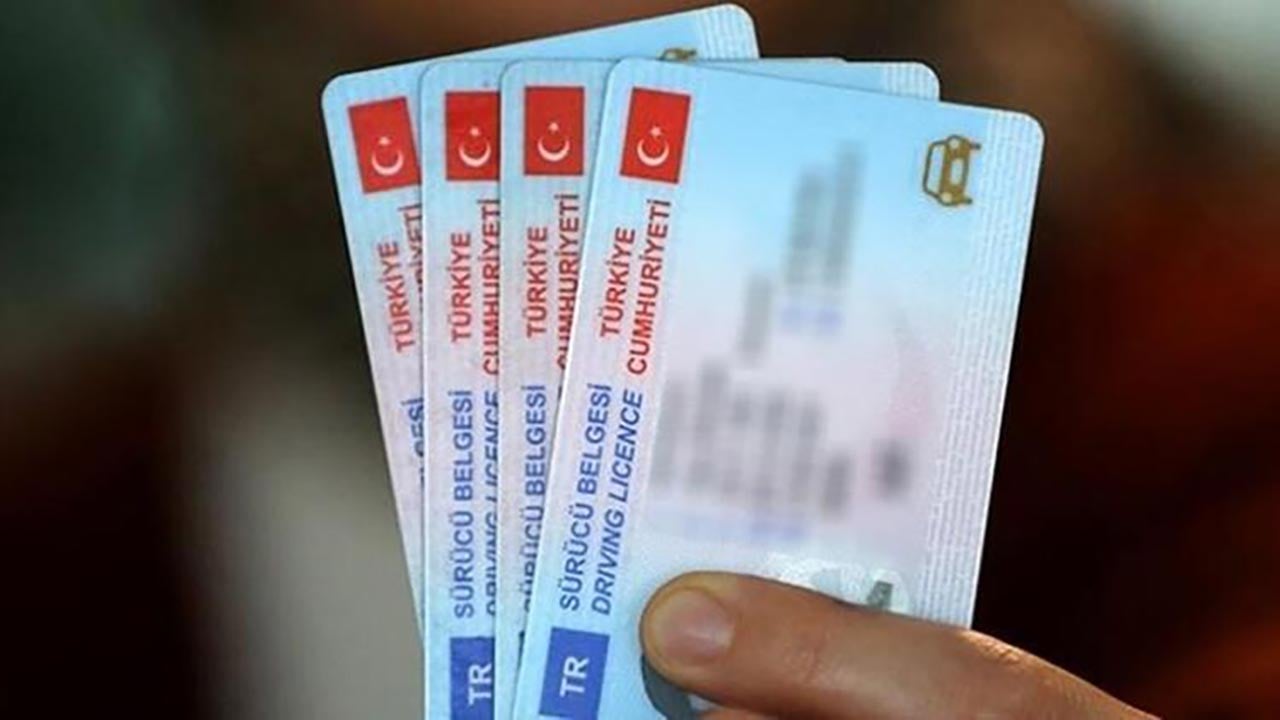 Foto - Trafikte bunu yapanın ehliyeti bir daha geri verilmemek üzere elinden alınacak!