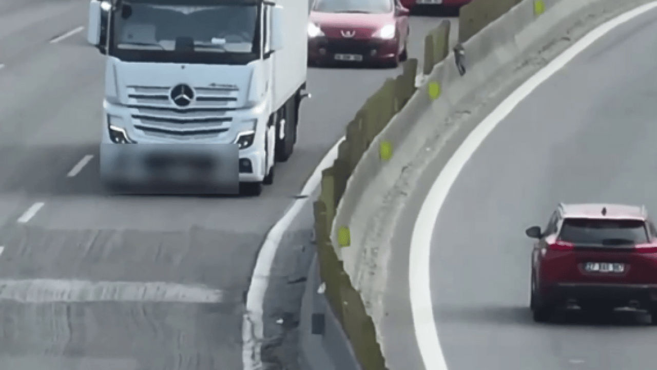 Foto - Trafikte sık sık yapıyorlar: Kamyon ve tır sürücülerine ceza yağdı!