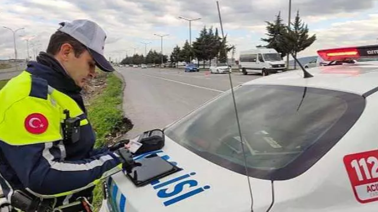 Foto - Trafikte yeni dönem resmen başladı: 140 bin lira cezası var!
