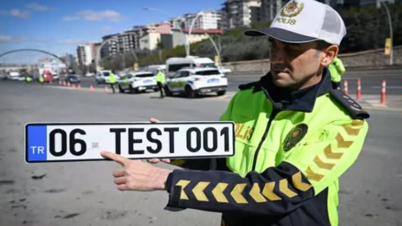Foto - Trafikte yeni dönem resmen başladı: 140 bin lira cezası var!