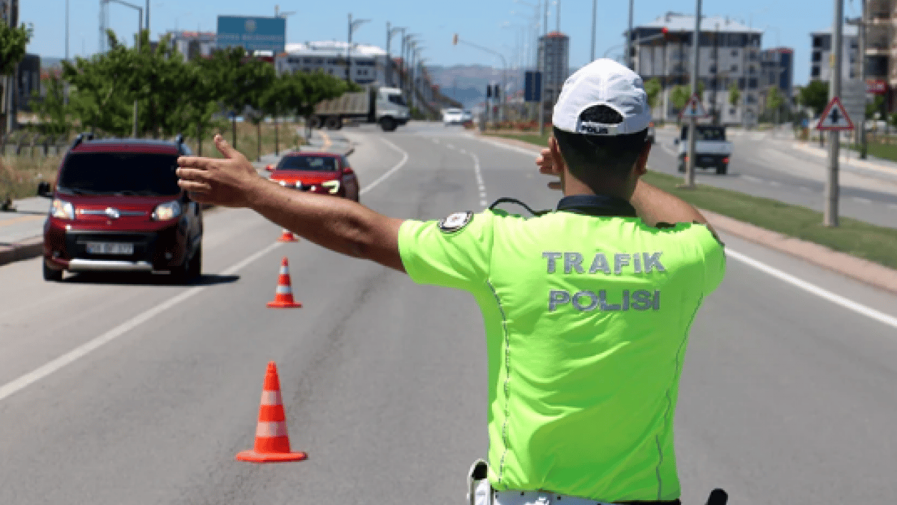 Foto - Trafikte yeni dönem resmen başladı! Resmi Gazete'de yayınlandı!