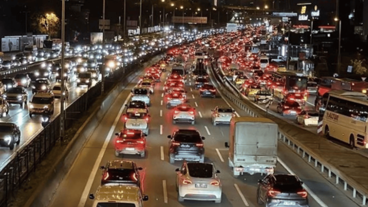 Foto - Trafikte yeni dönem resmen başladı! Resmi Gazete'de yayınlandı!