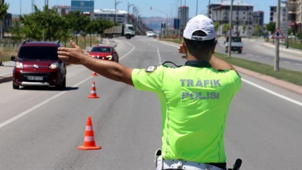 Foto - Trafiğe yeni kural geldi! Resmi Gazete'de yayımlandı!