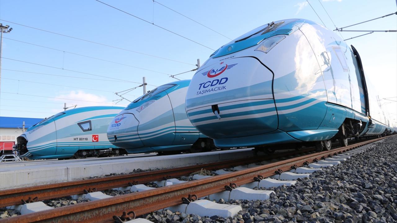 Foto - Trenlerde neden emniyet kemeri yok?