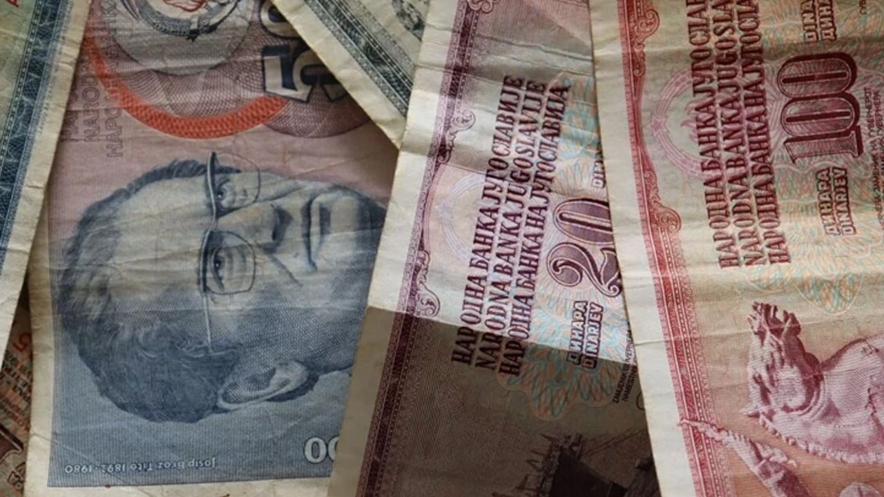 Foto - Trilyon dolarlar tahttan indirildi: Banknotlar bir gecede sıfıra indi... Ortadan kalktılar