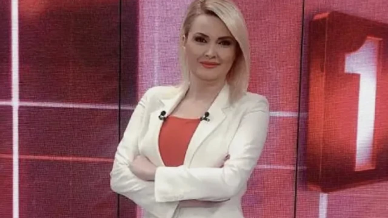Foto - TRT spikerinden şok Anneler Günü mesajı! Görevine son verildi!