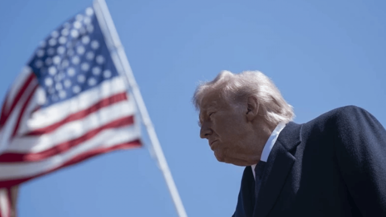 Foto - Trump iyice köşeye sıkıştı: Gizli tutulan Epstein belgeleri yayınlandı!