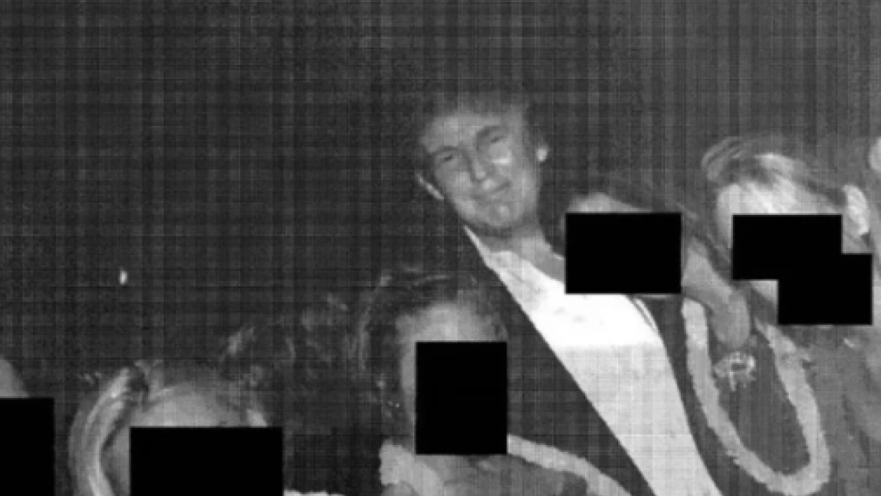 Foto - Trump iyice köşeye sıkıştı: Gizli tutulan Epstein belgeleri yayınlandı!