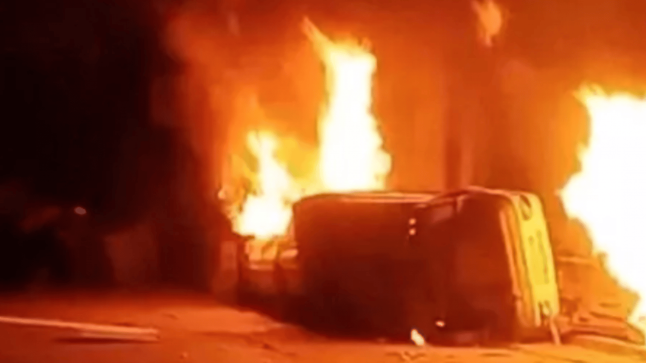 Foto - Trump tehdit etmişti: İran fişi çekti!