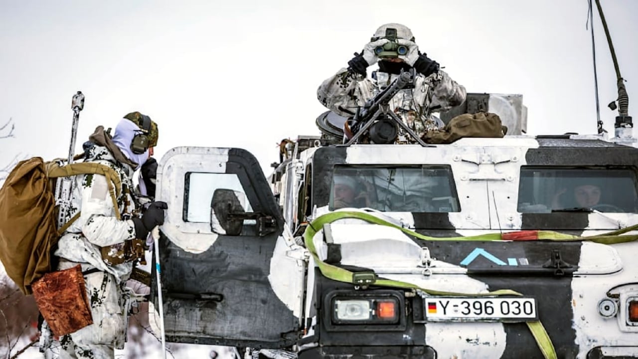 Foto - Trump tehdit etti, Almanya arkasına bakmadan topukladı! Grönland’da 44 saatlik gizem