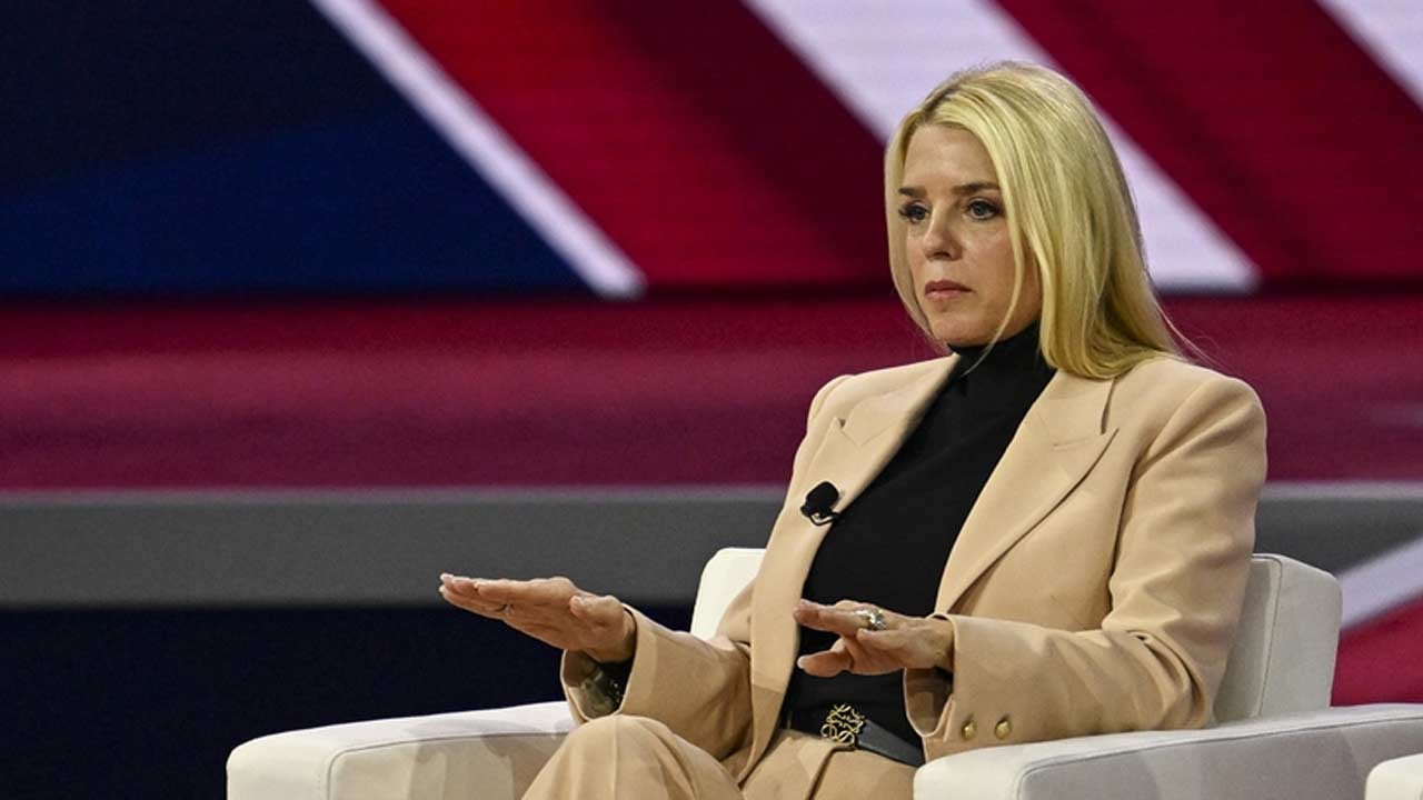 Foto - Trump'ın Epstein rahatsızlığı... Adalet Bakanı'nı görevden alacak