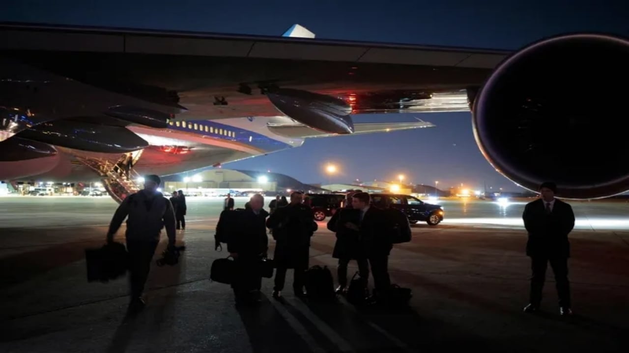 Foto - Trump’ın uçağında panik anları! Apar topar ABD’ye geri döndü