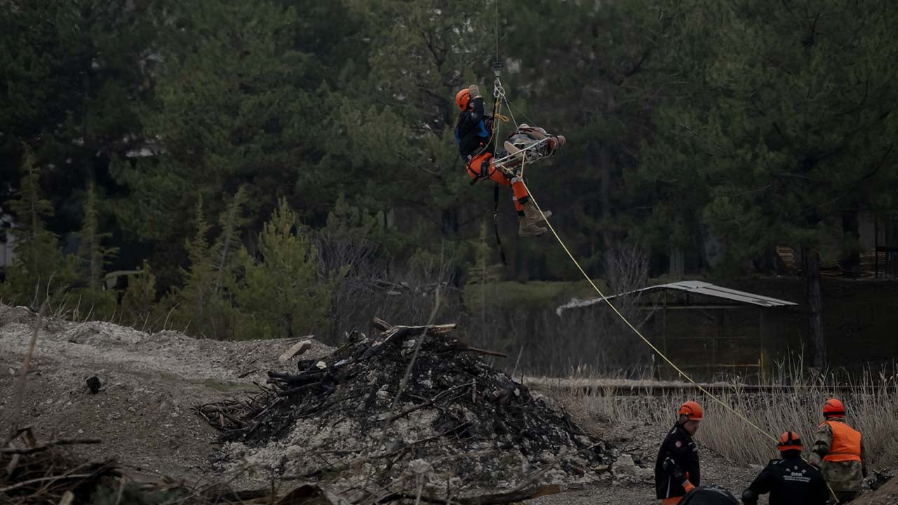 Foto - TSK İnsani Yardım Tugayı'ndan tatbikat