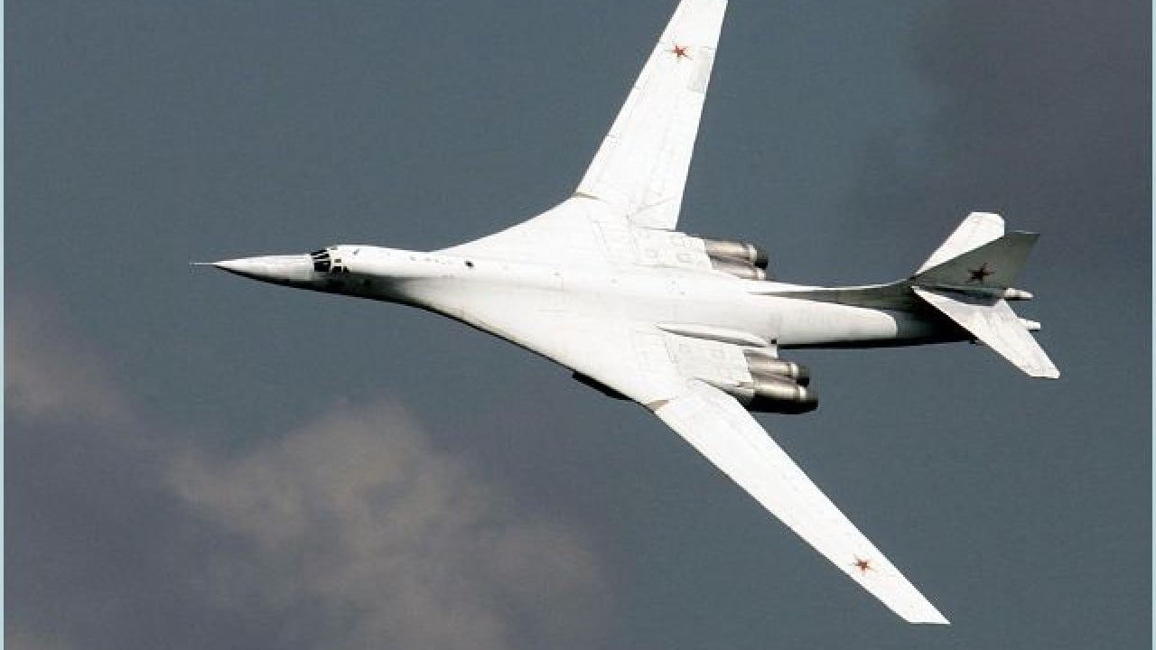 Foto - Tu-160M bombardıman uçaklarını aldılar! Türkiye'den TB2 SİHA alan ülkeyi vuracaklar