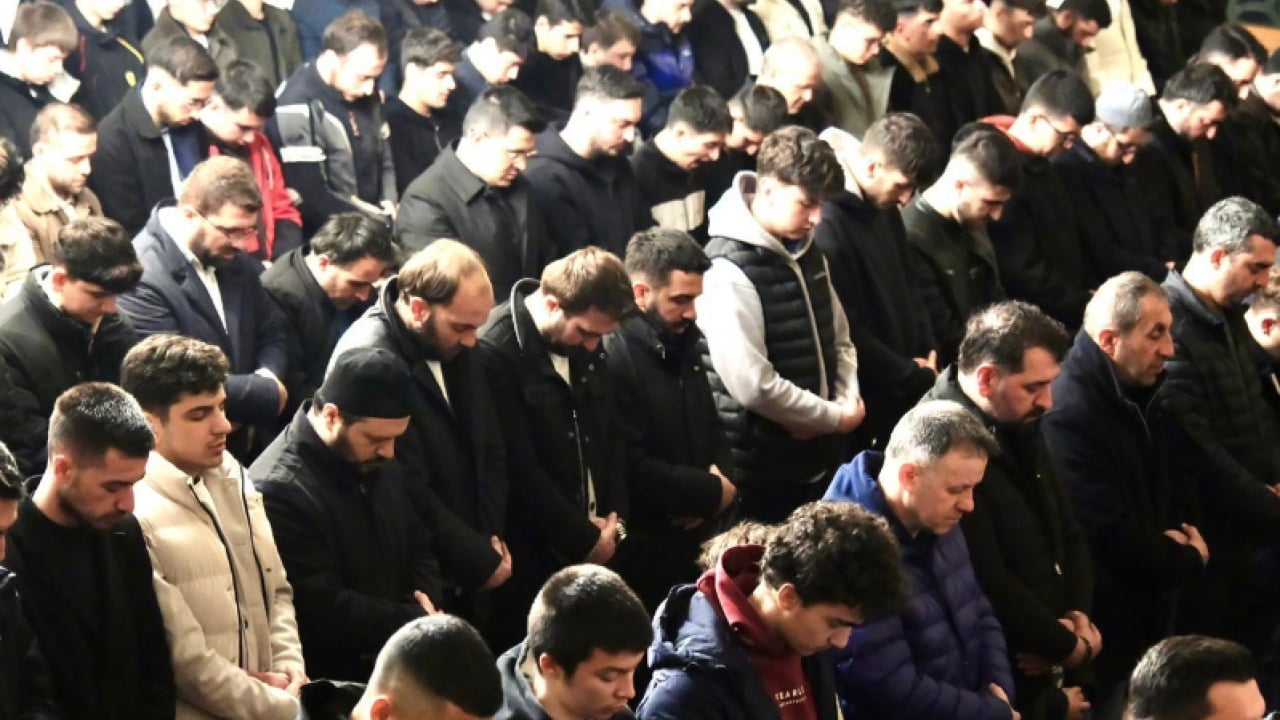 Foto - TÜGVA İstanbul’dan Seher Vakti Buluşması: 1453 Genç Dolmabahçe Camii’nde